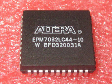 EPM7032LC44-10 IC CPLD 32MC 10NS 44PLCC