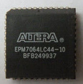 Black CPLD IC EPM7064LC44-10 64MC 10NS 44PLCC Complex Programmable Logic Devices