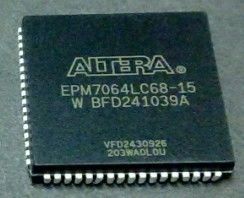 Surface Mount CPLD Chip / FPGA IC EPM7064LC68-15 64MC 15NS 68PLCC