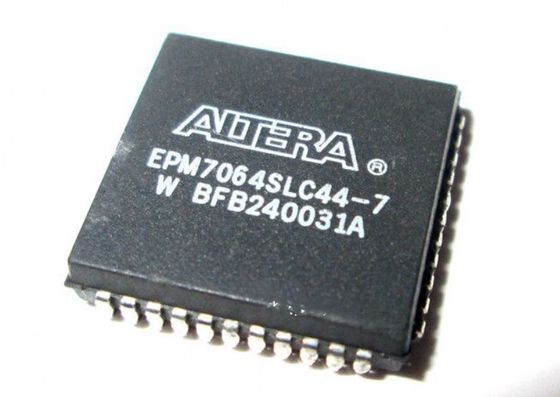 Integrated Circuits CPLD Chip EPM7064SLC44-7 64MC 7.5NS 44PLCC