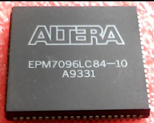 EPM7096LC84-10 Electronic IC Chip ,  Logic IC Chips 96MC 10NS 84PLCC