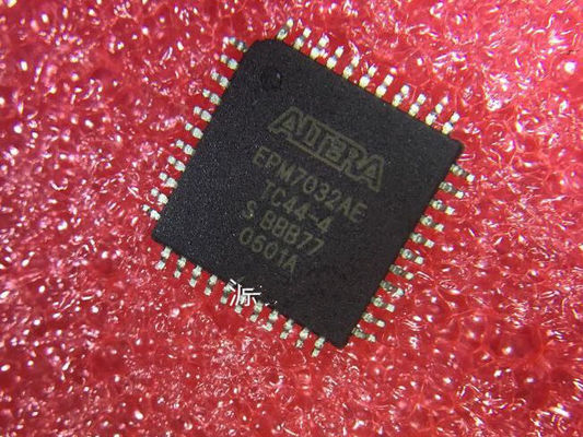 Black Color PMIC Chip EPM7032AETC44-4 IC CPLD 32MC 4.5NS 44TQFP RoHS Compliant